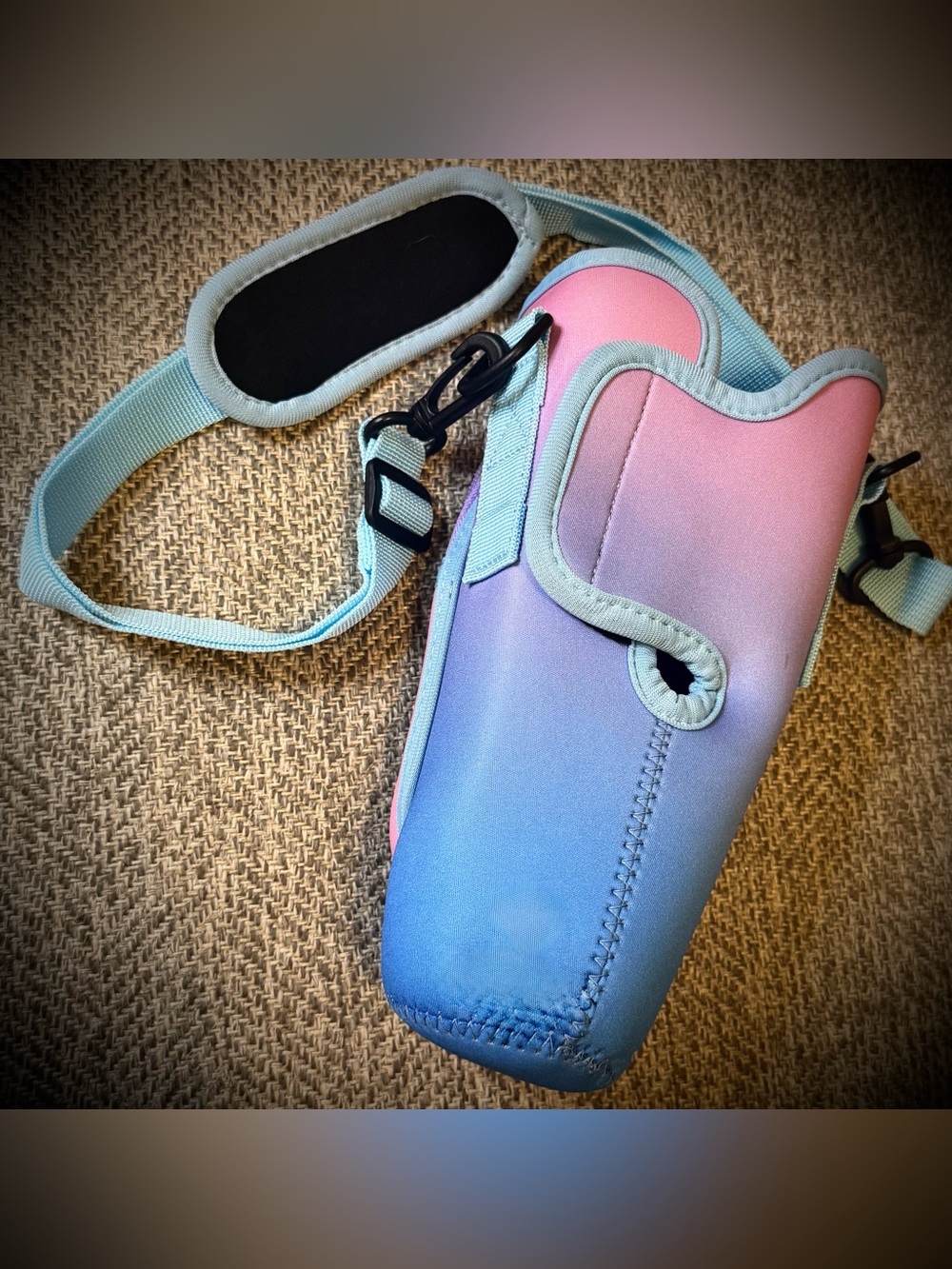 Stanley Tumbler Carrier Pouch – Fits 40oz Water Bottles (Adjustable Strap)-NEW!! - Picture 4 of 5